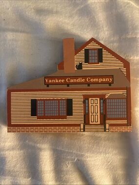 Yankee Candle Company 1989 The Cats Meow Wooden Art
